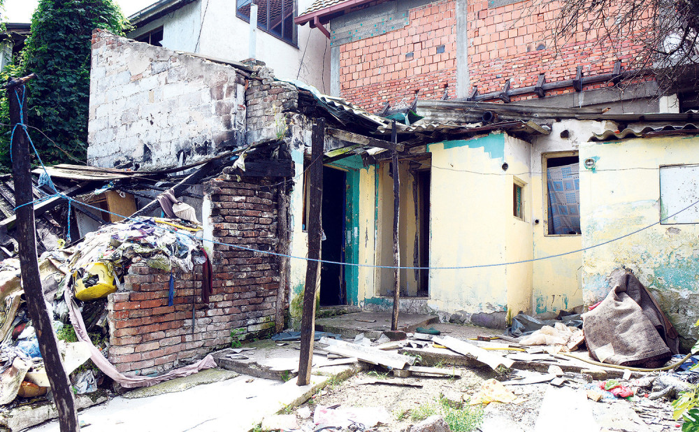 Zarazila decu HIV-om, a sad opet ordinira!