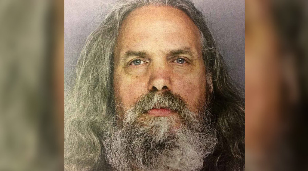 Roditelji manijaku prodali 12 ćerki?!