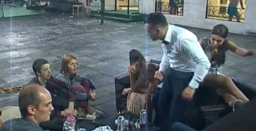 Gastoz: Probao sam svoj urin (VIDEO)