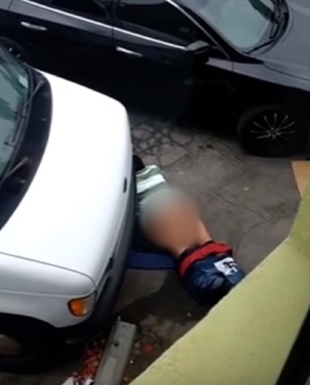 Manijak silovao asfalt (VIDEO 18+)