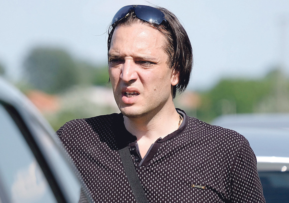 Uroš: "Ma, deda je zaj*bao stvar!"