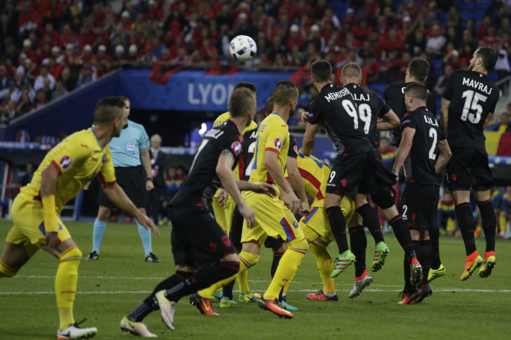 Rumuni protiv Albanije skandirali: Srbija, Srbija...