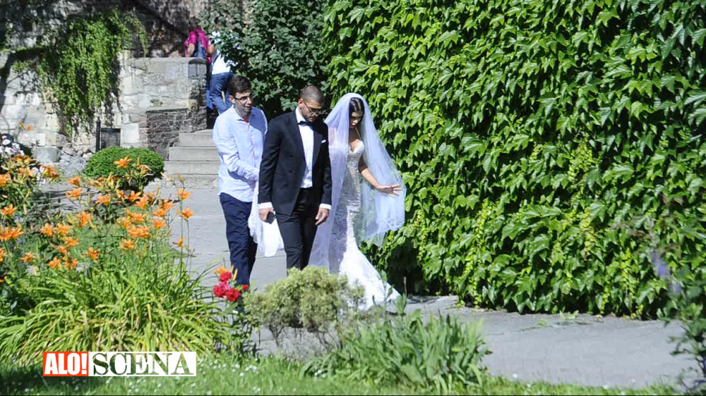 Pola estrade stalo pred oltar! (VIDEO)