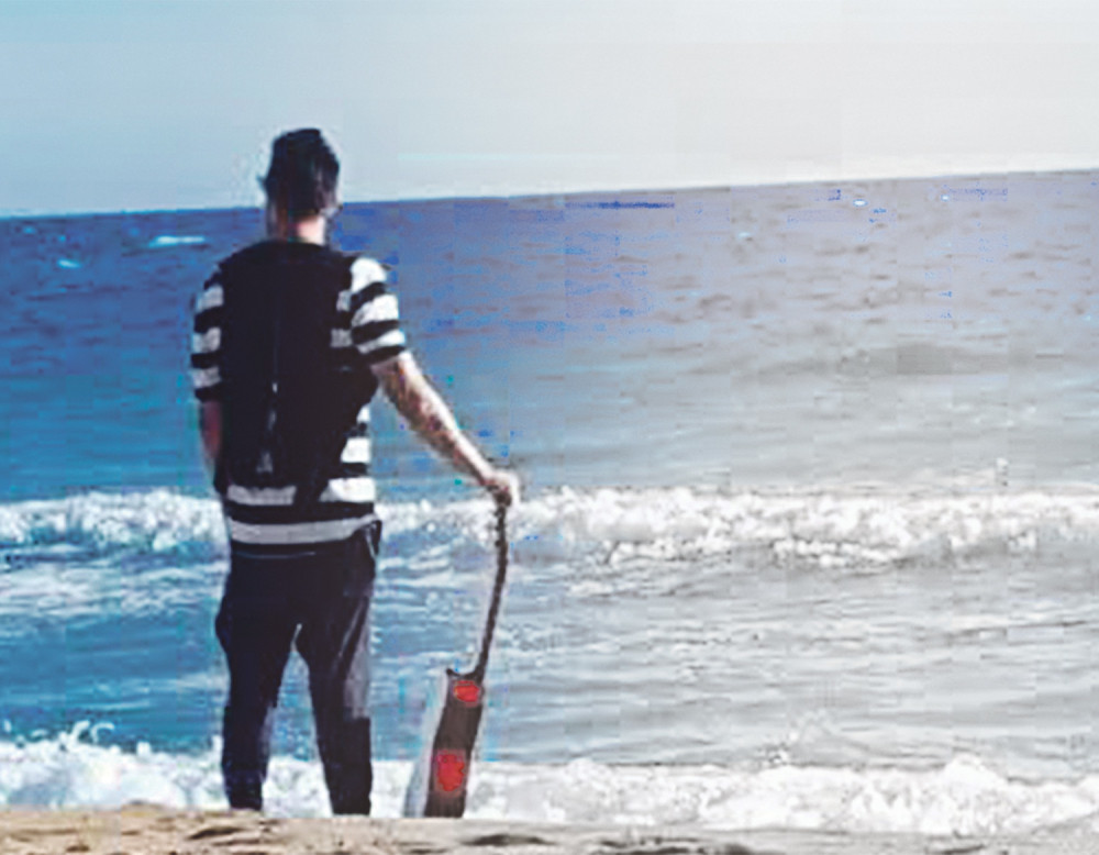 Ognjen bacio u more Marinkovu gitaru