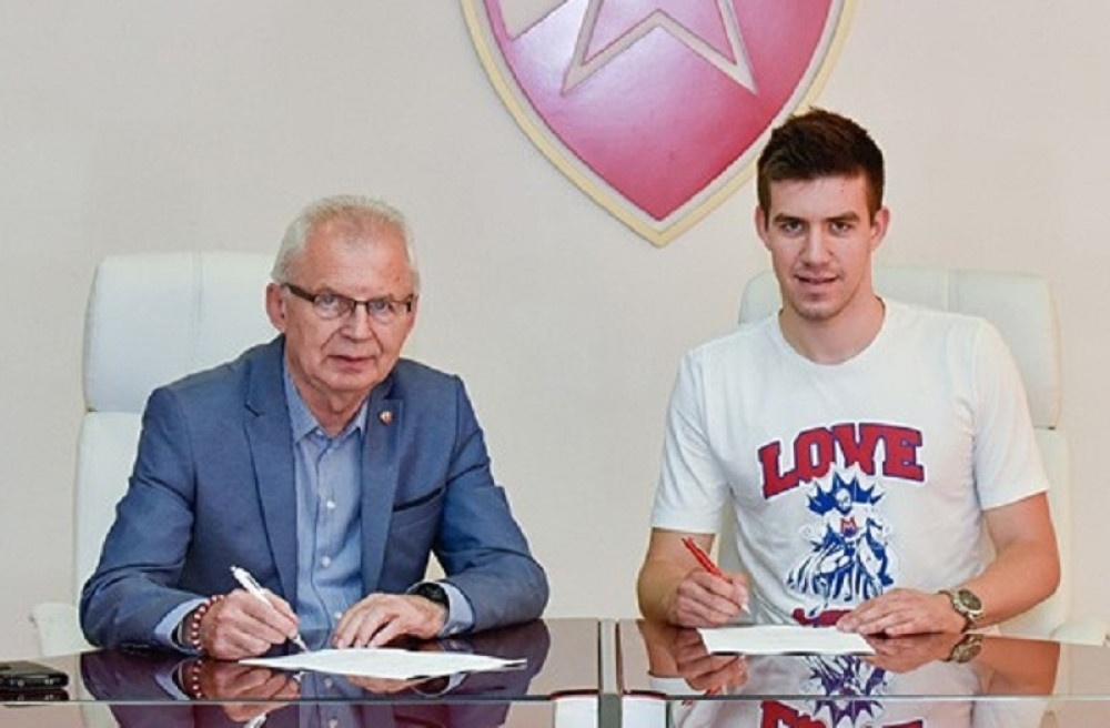 Menja Srbina koji je uspešno nosio dres ovoga kluba (FOTO)