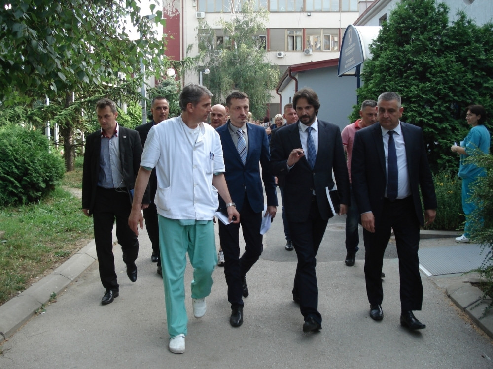 Povređeni turisti idu kući avionom (FOTO)