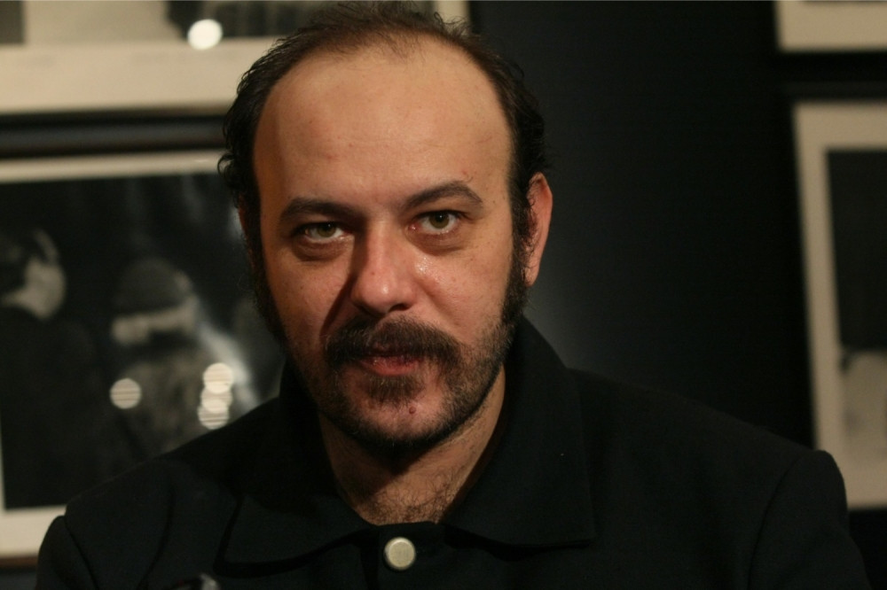 Vešto je krije od javnosti, venčali su se pre skoro dve decenije, a evo kako ona izgleda i čime se bavi! (FOTO/VIDEO)