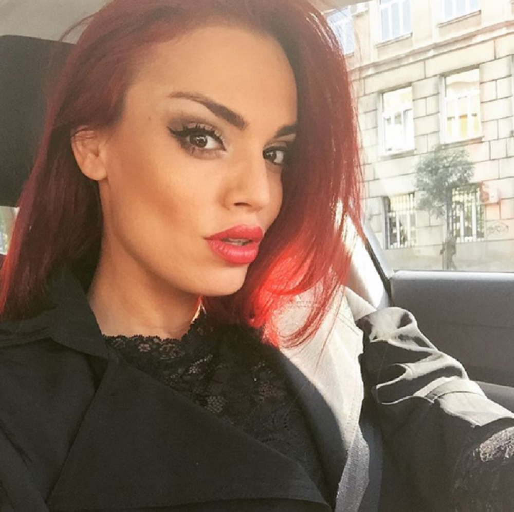 Glumica Sofija Rajović pokazala prirodnu lepotu: Usne bez sjaja i podočnjaci (FOTO)