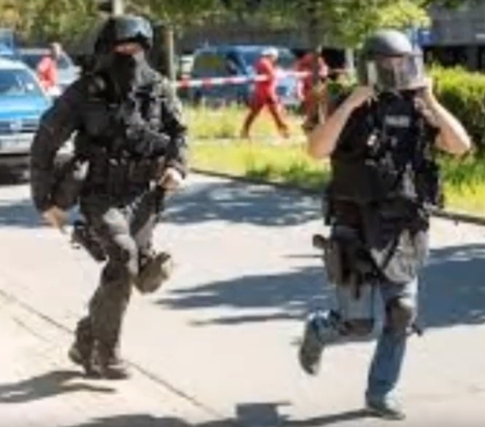 Manijak pucao u bioskopu (VIDEO)