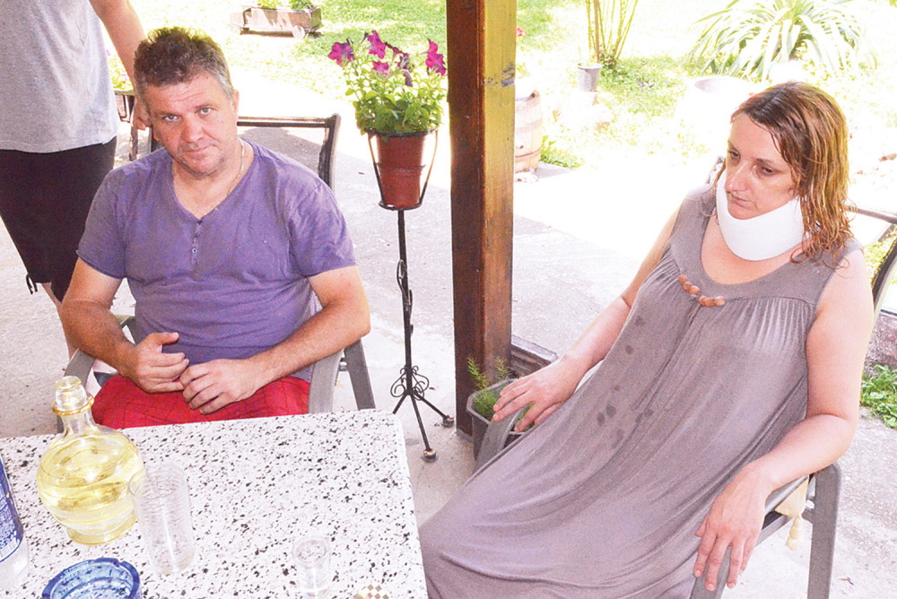 Ubica trudnice mi se bacio na auto!