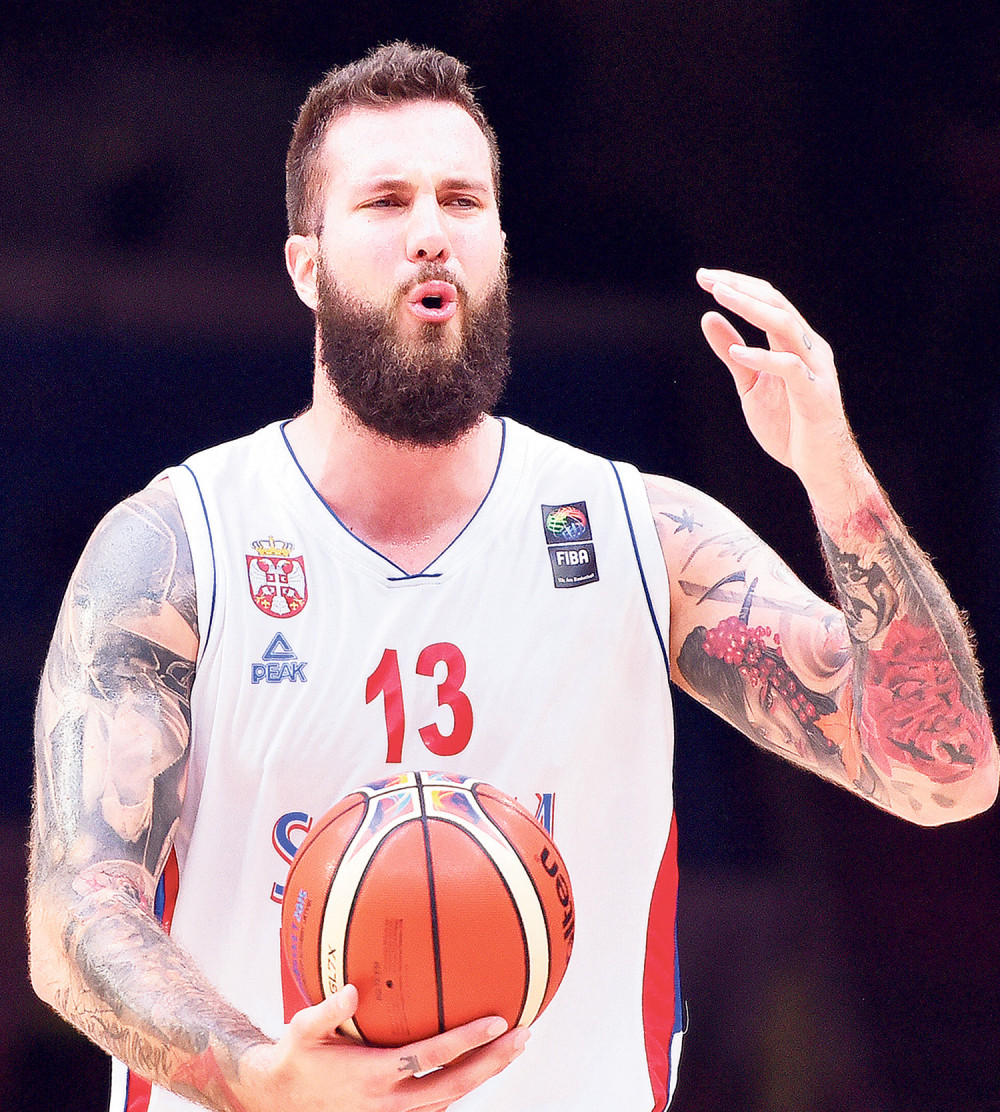 Bivši Zvezdin košarkaš oženio manekenku! KUM RADULJICA jedva stao u lift (FOTO)