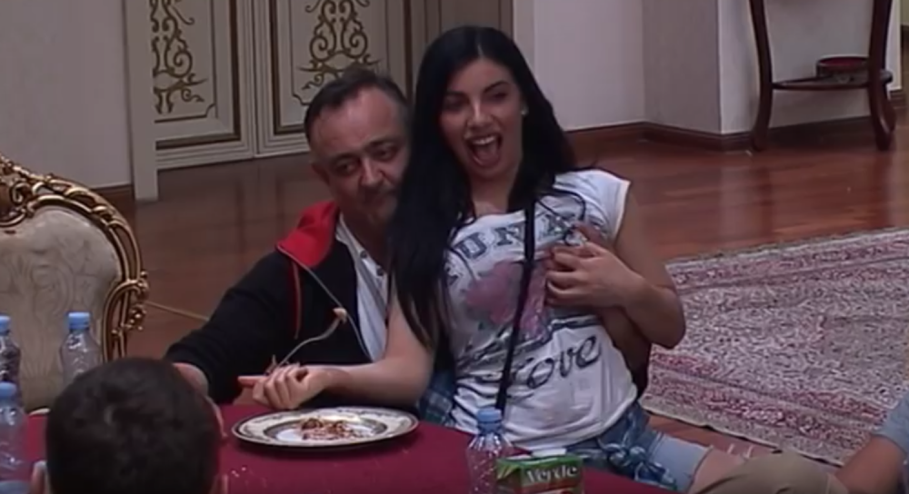 Bumbar: Anamarija, tako bih te je**o! (VIDEO)