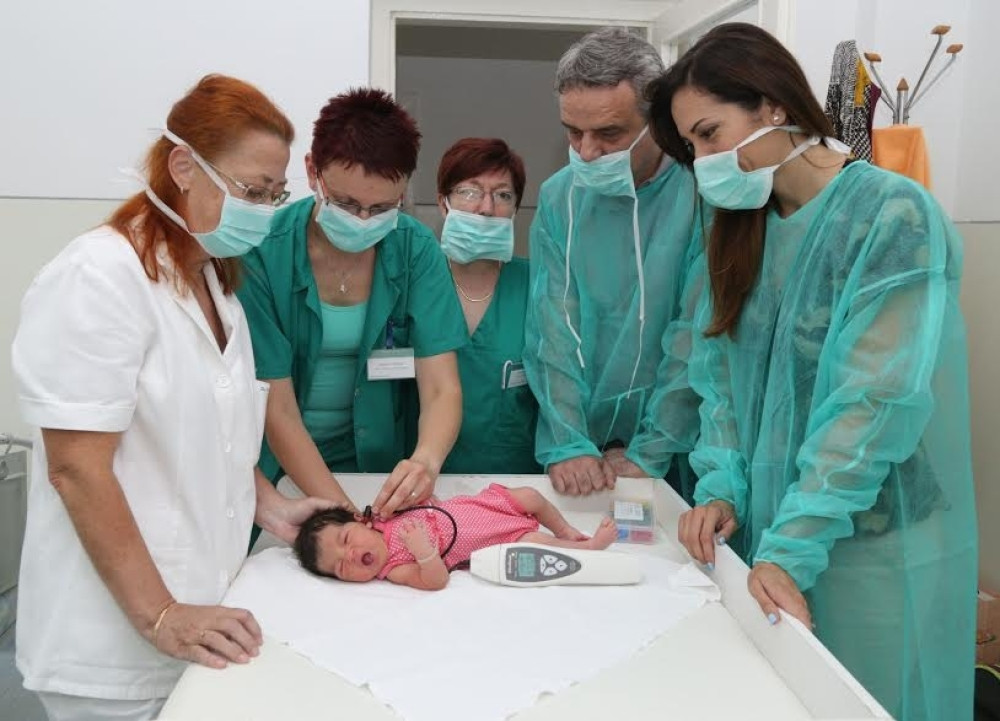 Vrbas i Topola dobili aparate za proveru sluha