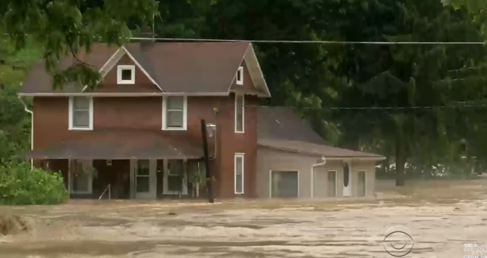 Četrnaest žrtava poplava (VIDEO)