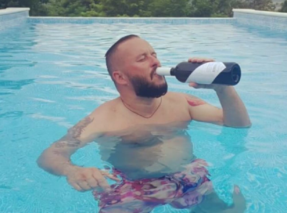 Ivanović i Kilibarda se opijaju u bazenu (VIDEO)