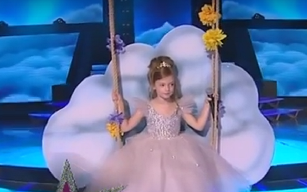 "Pinkova zvezdica" posvetila nastup pokojnom bratu (VIDEO)