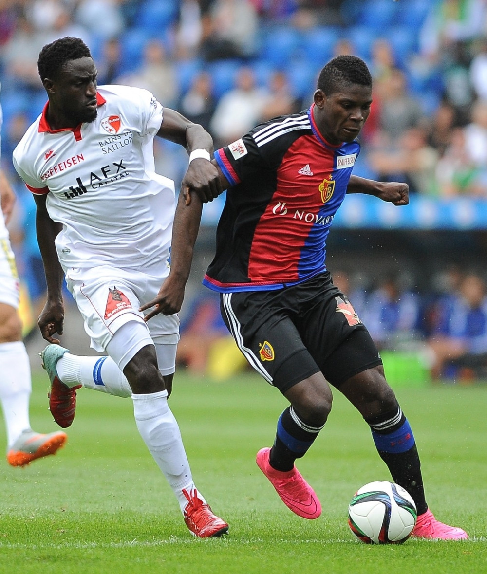 Embolo pojačao Šalke