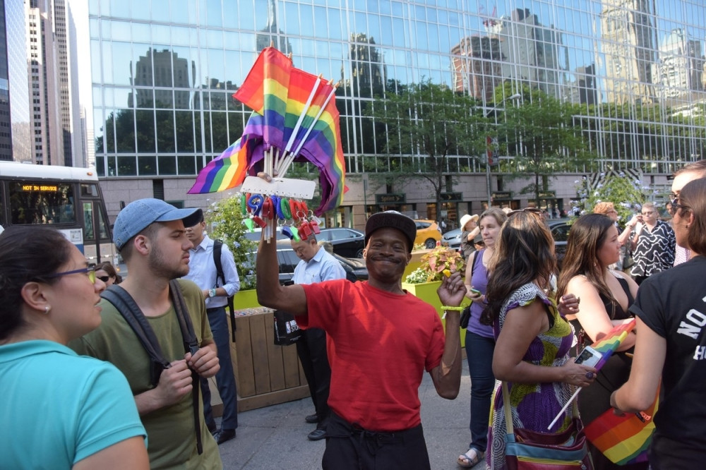 Minut ćutanja na gej prajdu za ubijene u Orlandu