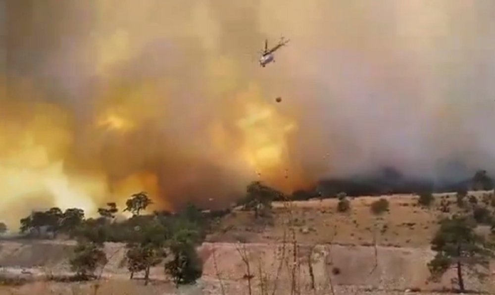 Bukti požar, evakuacija u toku! (VIDEO)