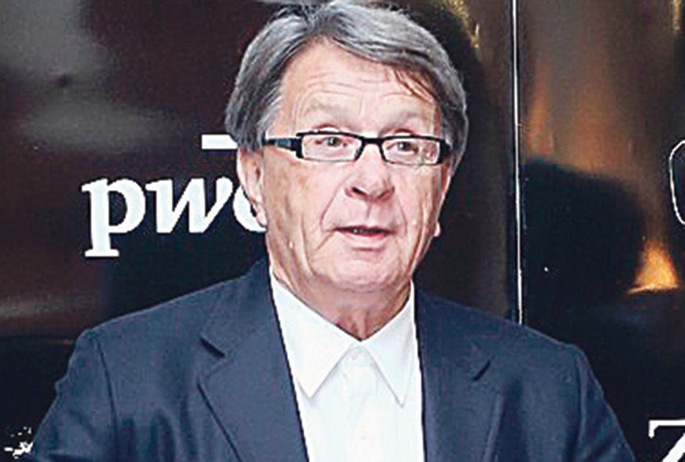 Čačić seo u ferari, a ni fiću nije vozio