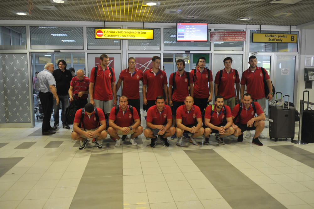 Srpski delfini stigli kući (FOTO)