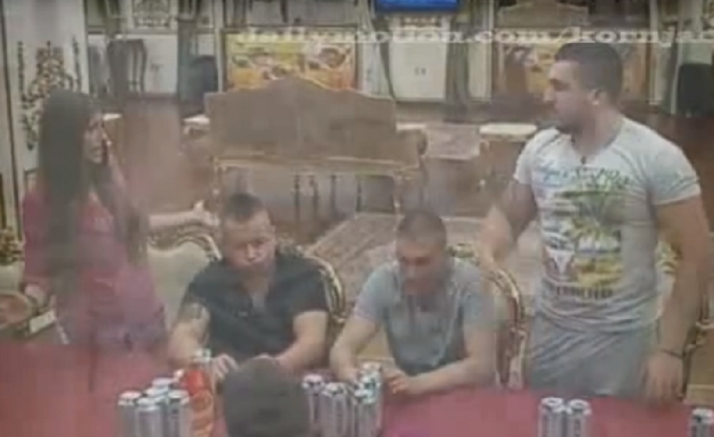 Mladen vređao Dalilu pred cimerima (VIDEO)