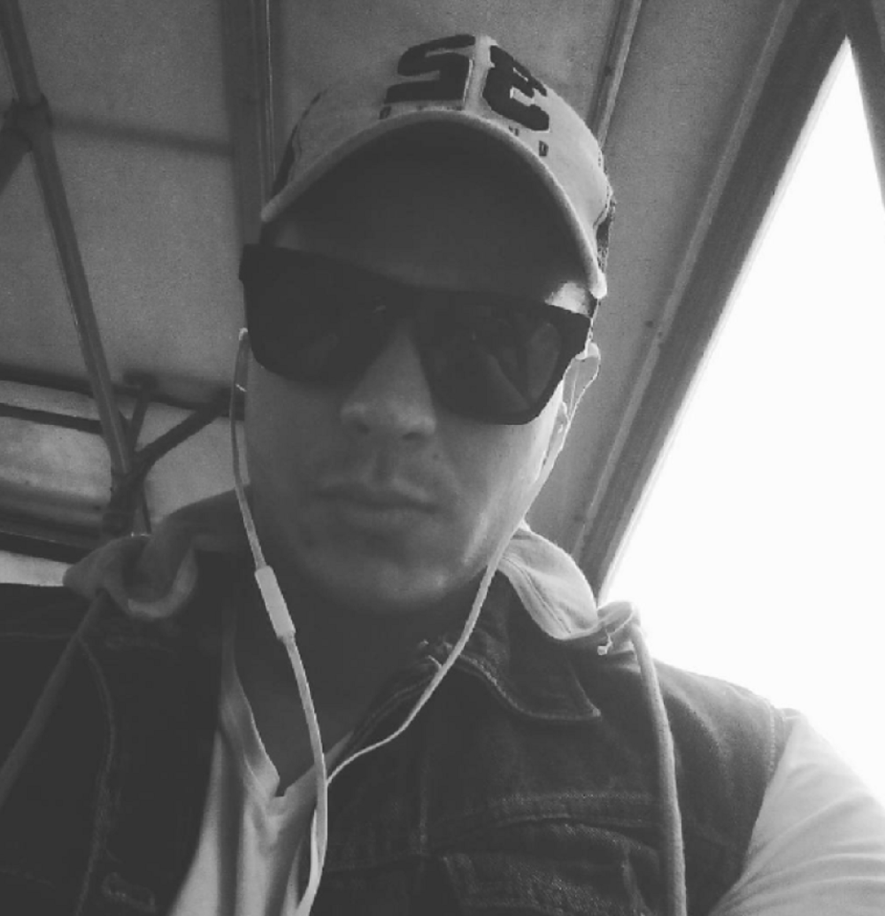 Bivši farmer izjavio ljubav pevačici (FOTO)