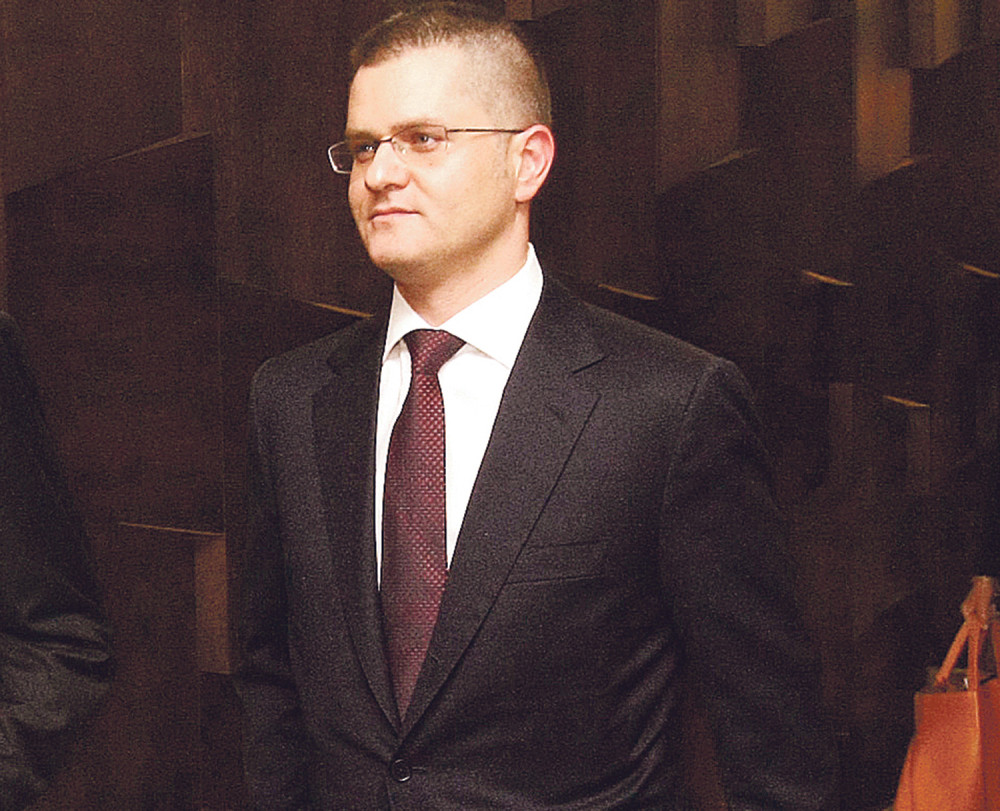 Albanci hakovali Jeremića!