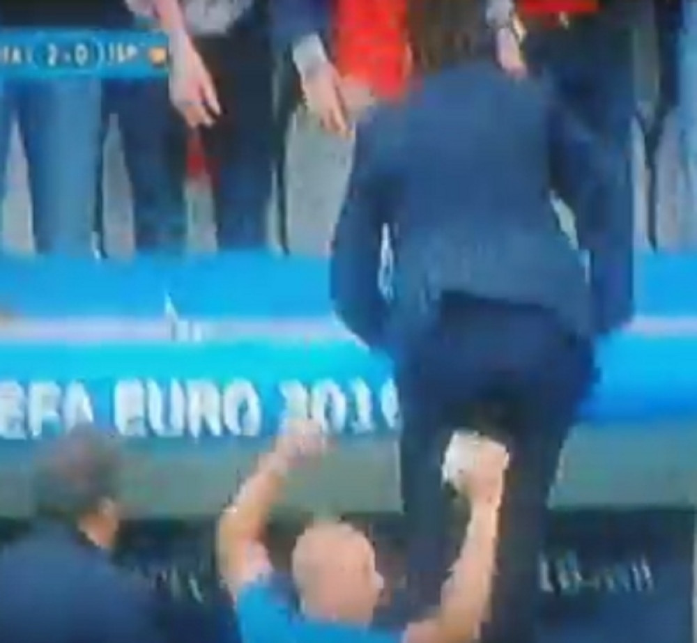 Konte skakao na kućicu posle gola (VIDEO)