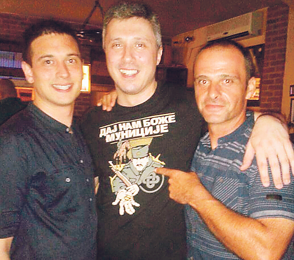 Boško traži municiju!