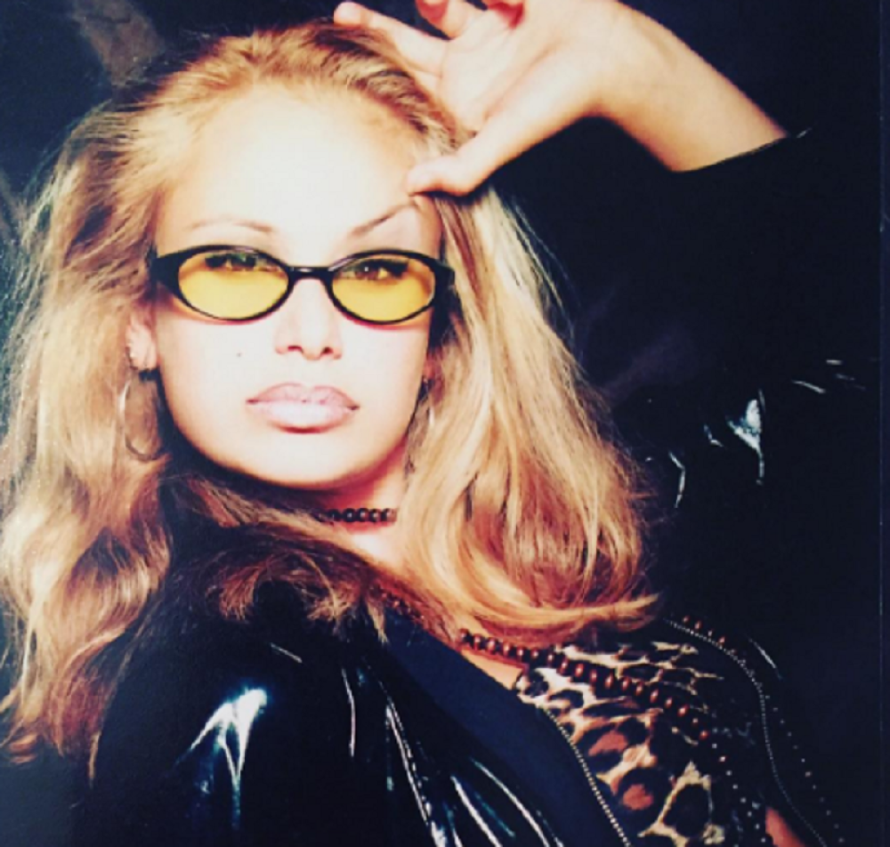 Prepoznajete li pevačicu sa fotke?