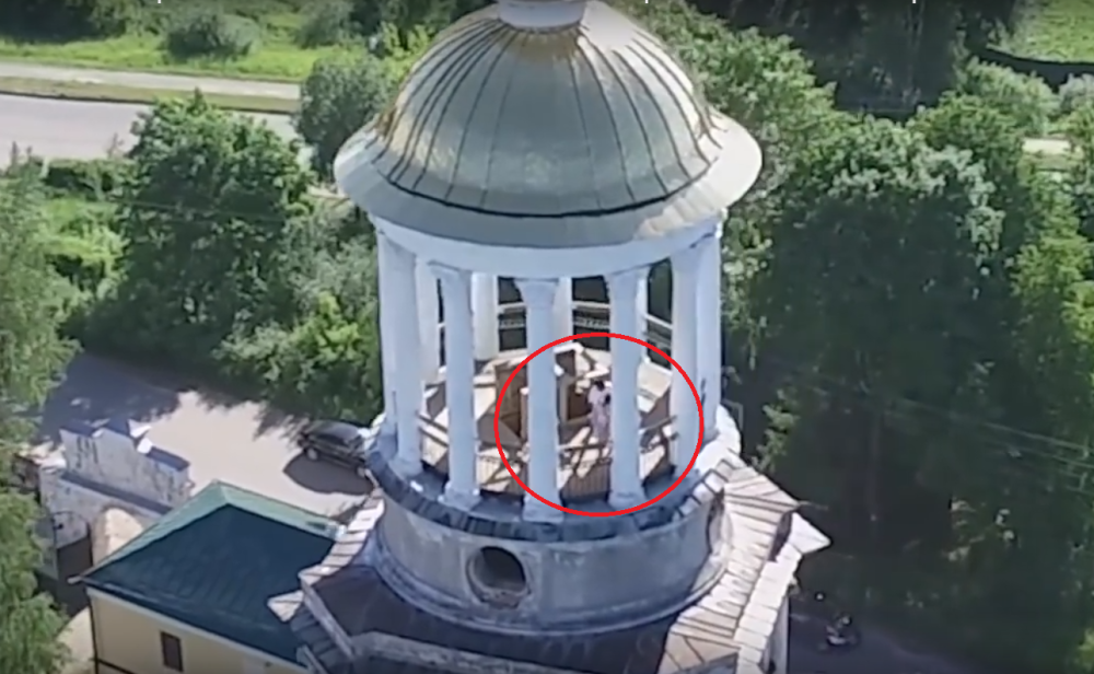 Seksali se na tornju crkve! (VIDEO 18+)