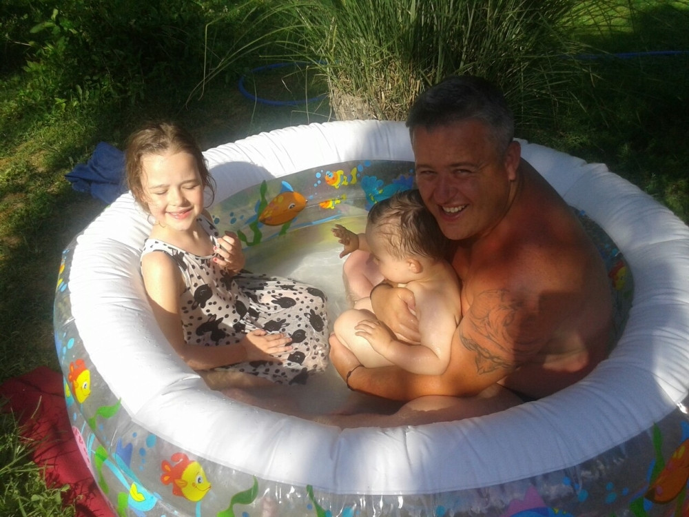 Nemanja se ohladio u dečijem bazenu