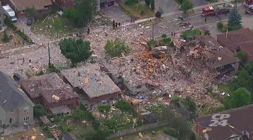 Eksplozija u Torontu, srušene četiri kuće (FOTO+VIDEO)