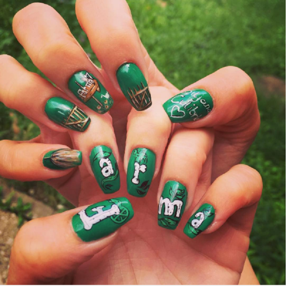 Čiji su ovo "farmerski" nokti? (FOTO)