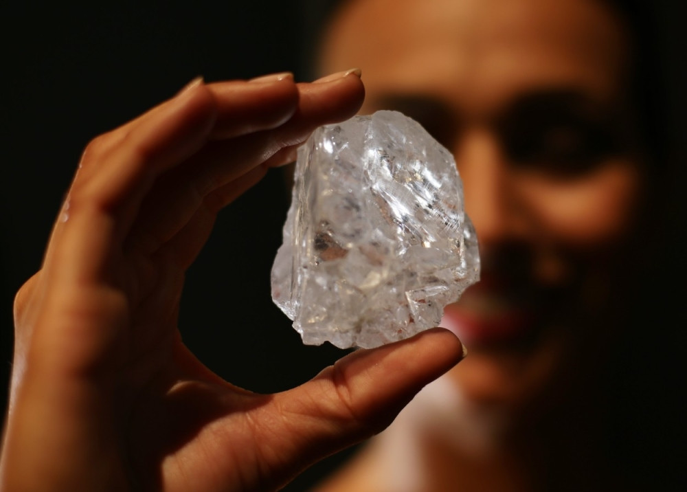 Ukrali dijamante vredne dva miliona evra