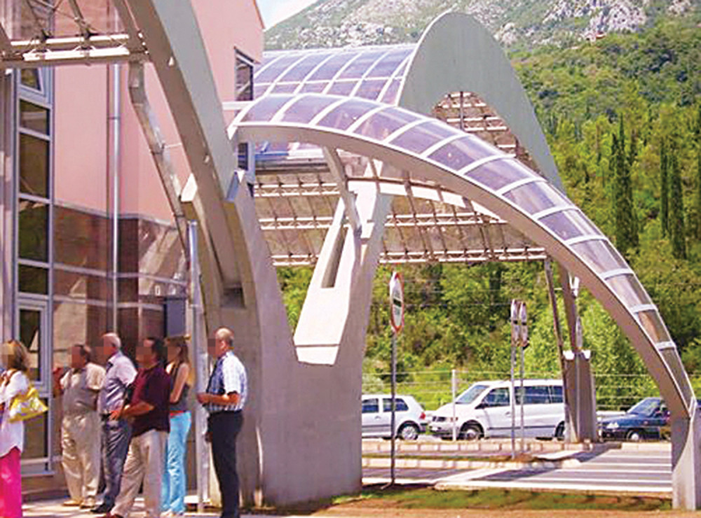 SPS direktor radnike ostavio bez plata!