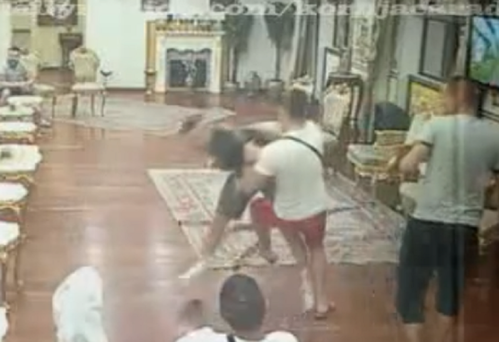 Gastoz napao Brendona (VIDEO)