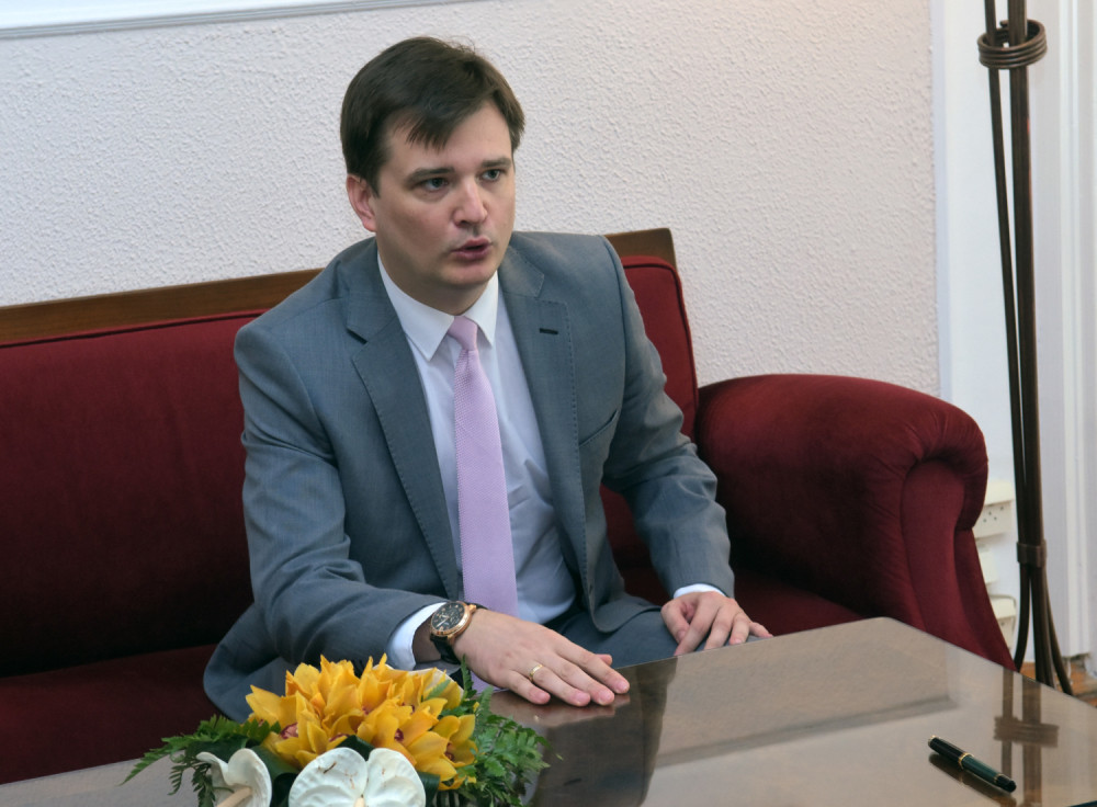 SNS: Šutanovac izmislio da je Jeremić iznad zakona