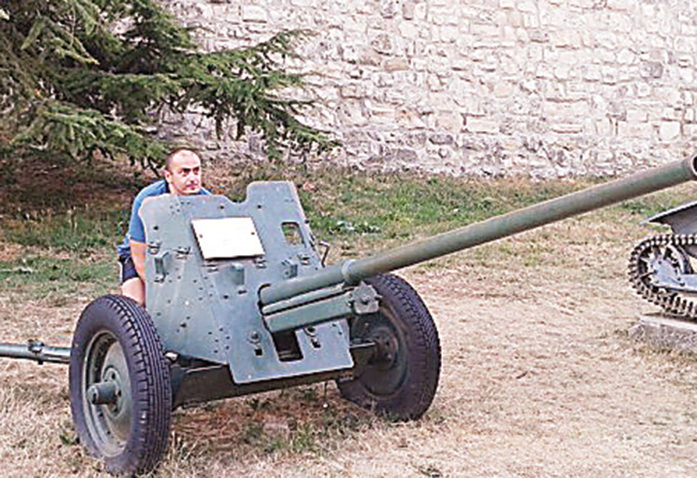 Kukavica nije smeo da presudi sebi!