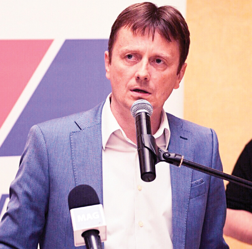 Leti desetoro neuspešnih naprednjaka!