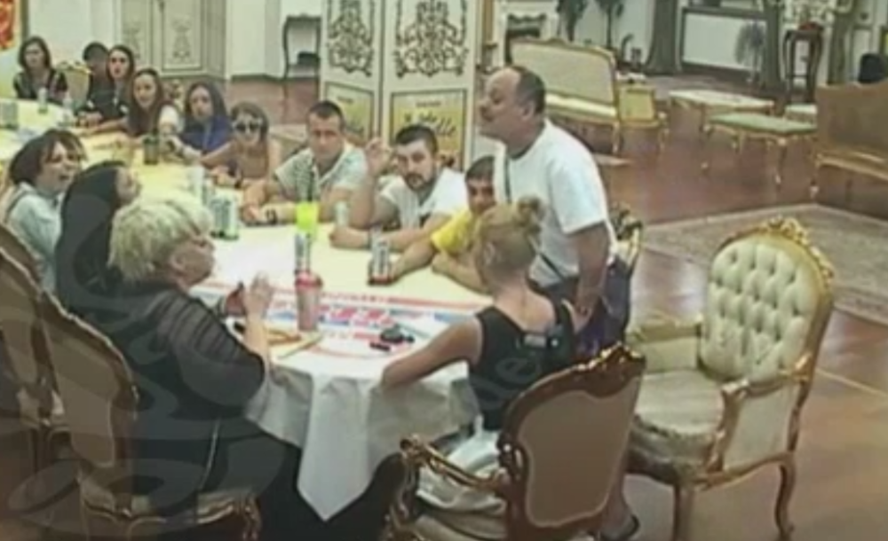 Zmaj: Vadio sam creva ljudima! (VIDEO)