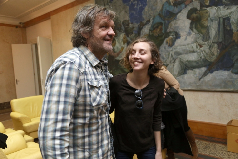 Kustina ćerka ima novog dečka?