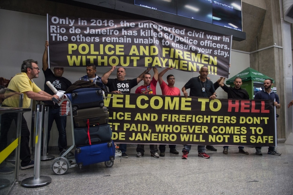 Rio: Na aerodromu transparent "Dobrodošli u pakao" (FOTO)