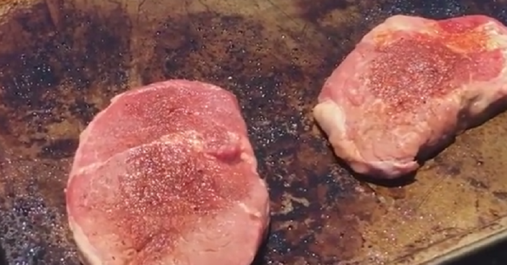 Ispržio šnicle na asfaltu! (VIDEO)