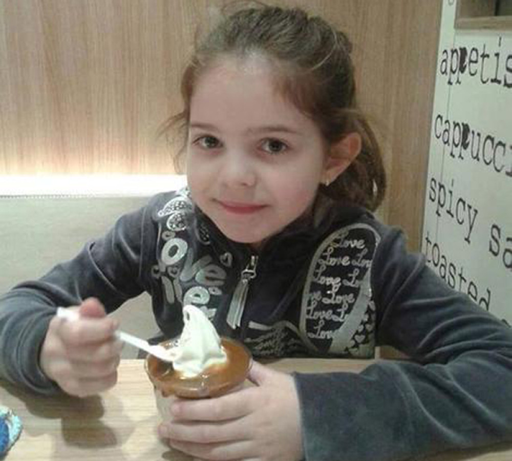 Mala Mina izgubila bitku za život