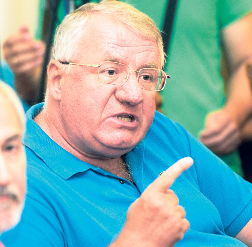 Šešelj uhvaćen u laži, pa pobegao! (VIDEO)