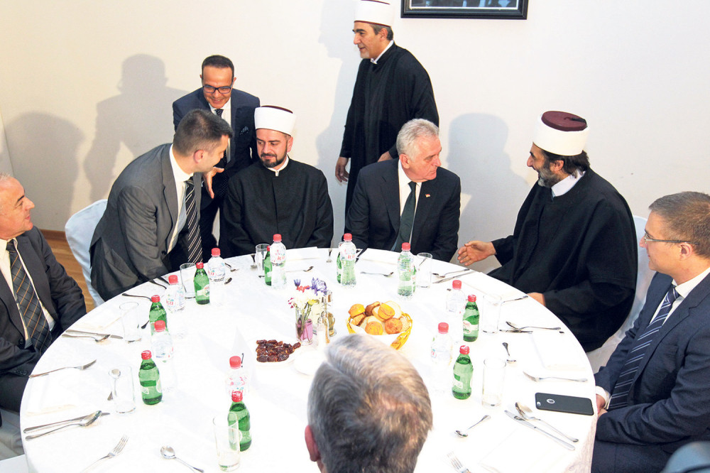 „Brate predsedniče, braćo ministri...“