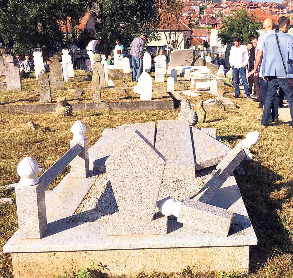 Na Bajram porušeni grobovi muslimana!