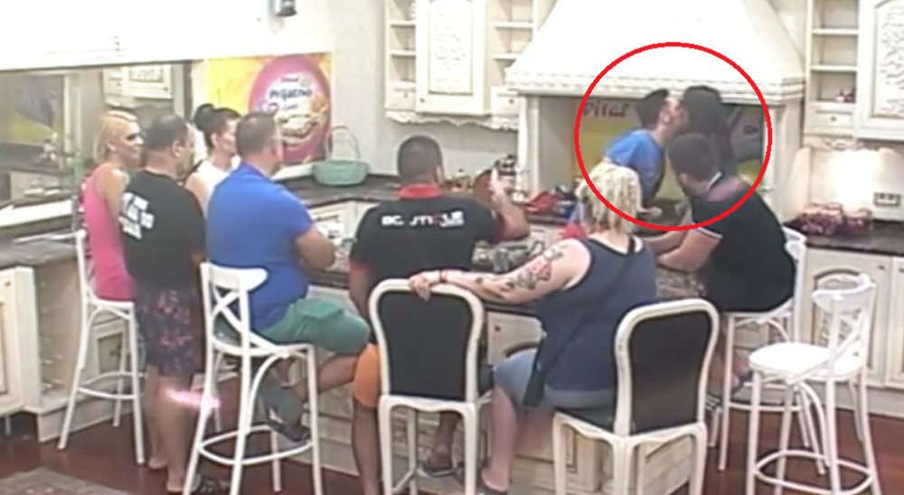 Dok Zorica spava, Gastoz ljubi Ružicu! (VIDEO)